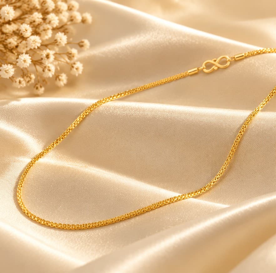 Elegant Gold Unisex Emerald Chain