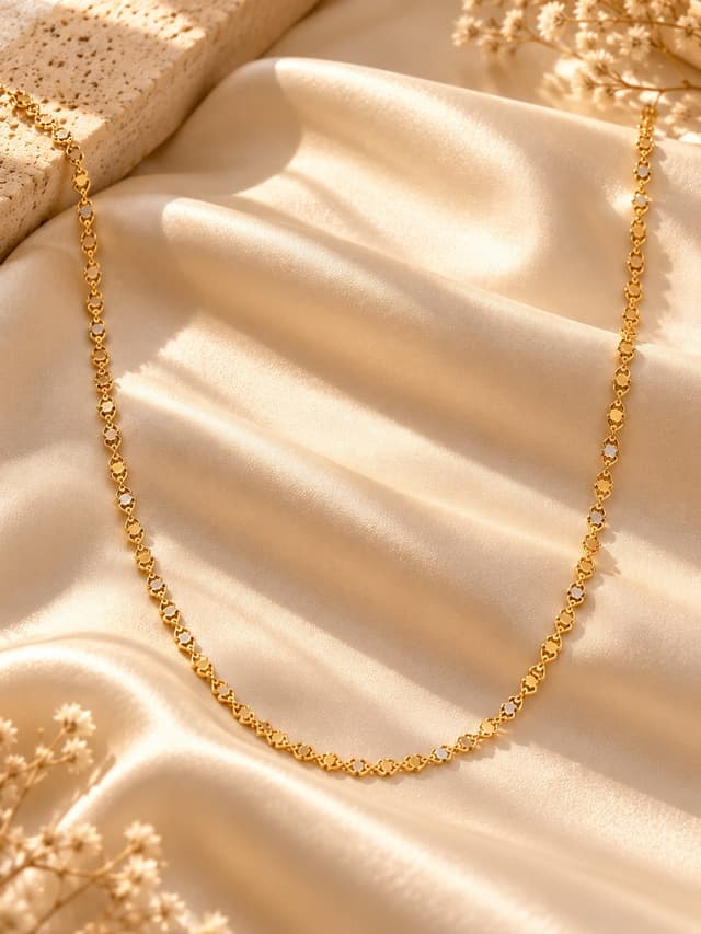Emerald Elegant Gold Ladies Chain thumbnail 2