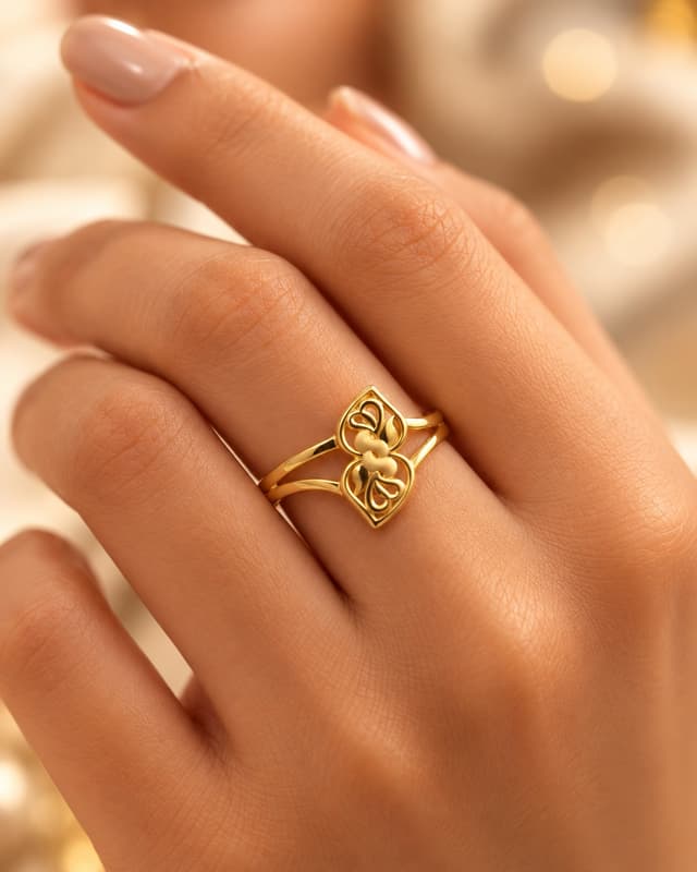 Elegant Gold Heart Ring thumbnail 2