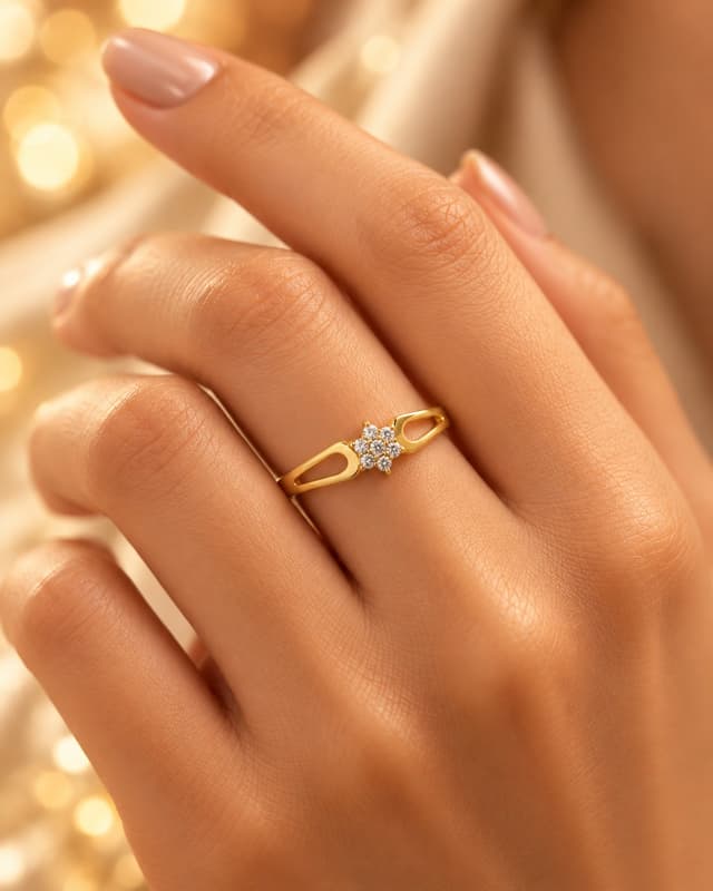 Floral Cluster Gold Ladies Ring thumbnail 2