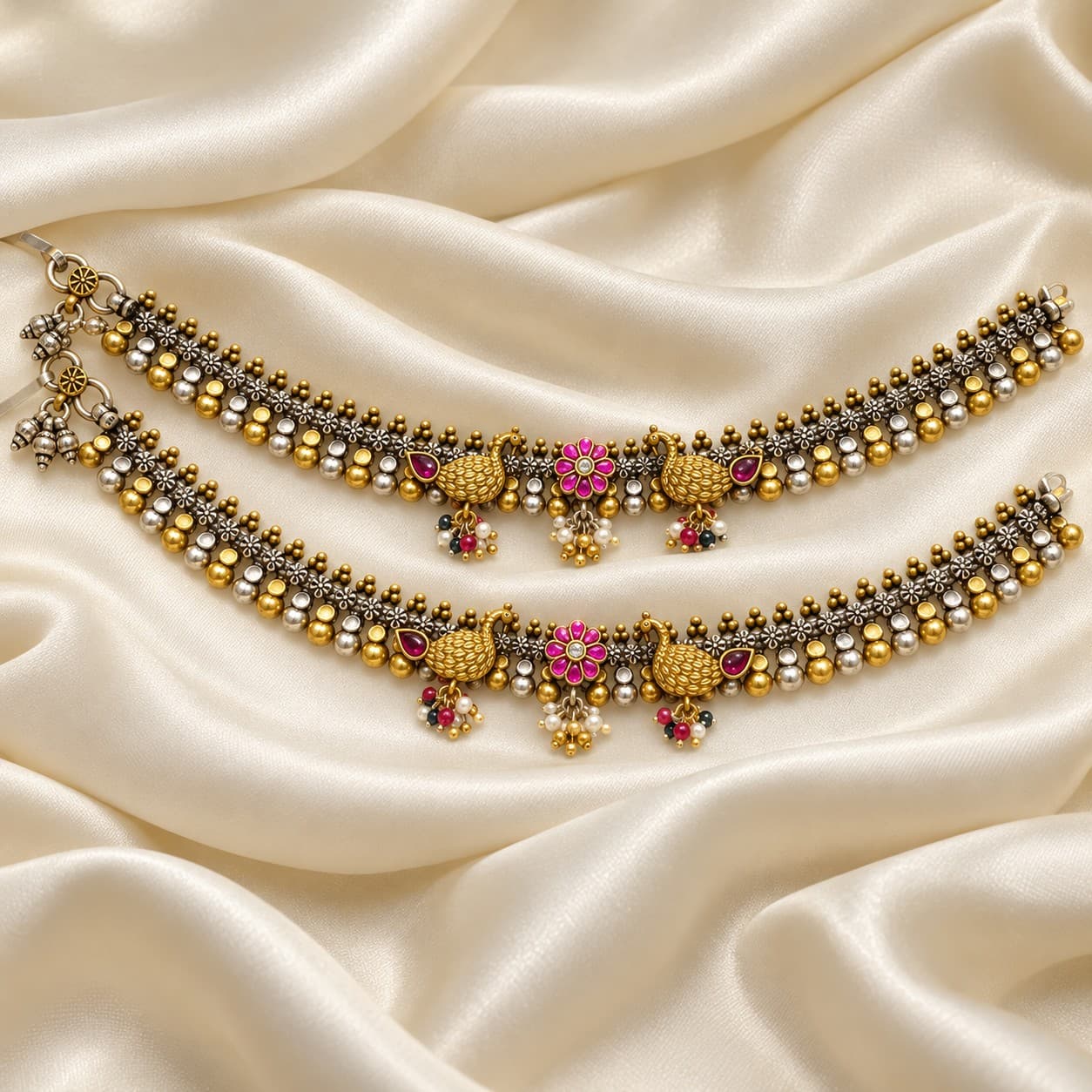 Elegant Peacokc Motif Silver Pajeb Set